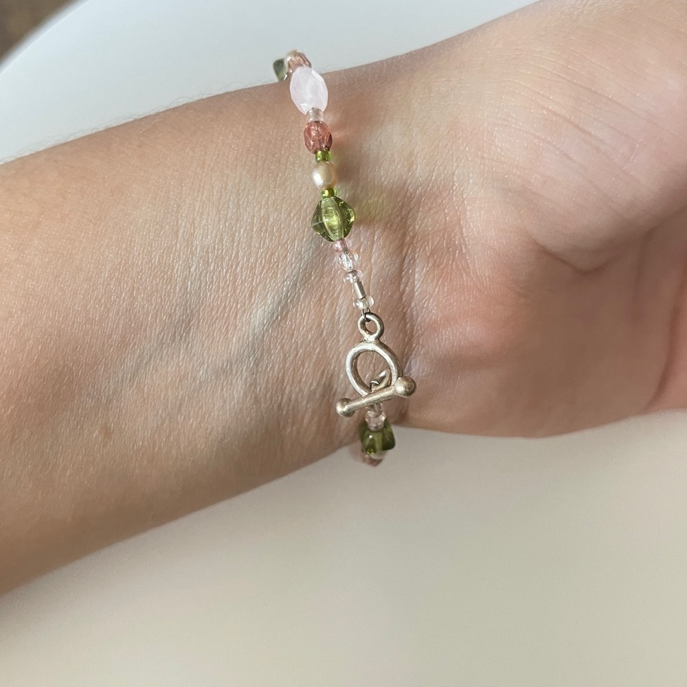Sterling silver pink and green beaded bracelet - Picture 3 of 4